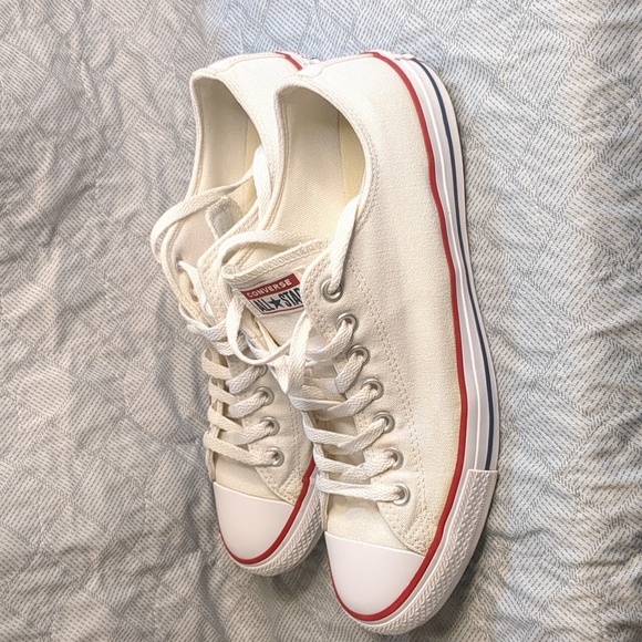 Converse Chuck Taylor All Star Low Top Sneakers. - Picture 6 of 16